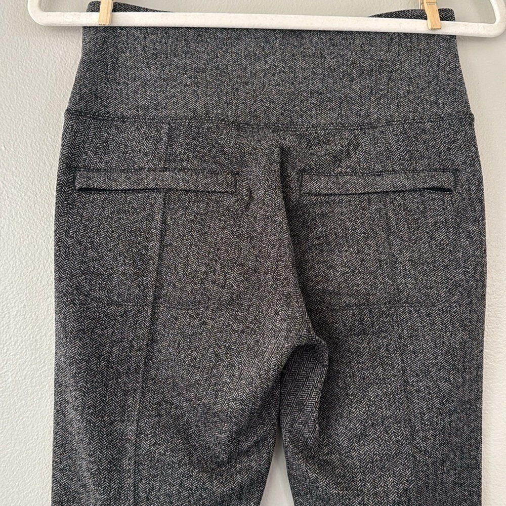 Athleta Delancey Herringbone Tight - Black / Abalone Gray - Picture 5 of 8